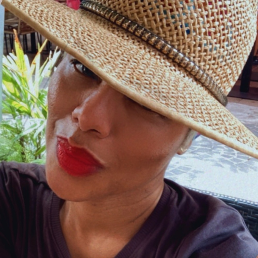 Meet your Posher, Deonna